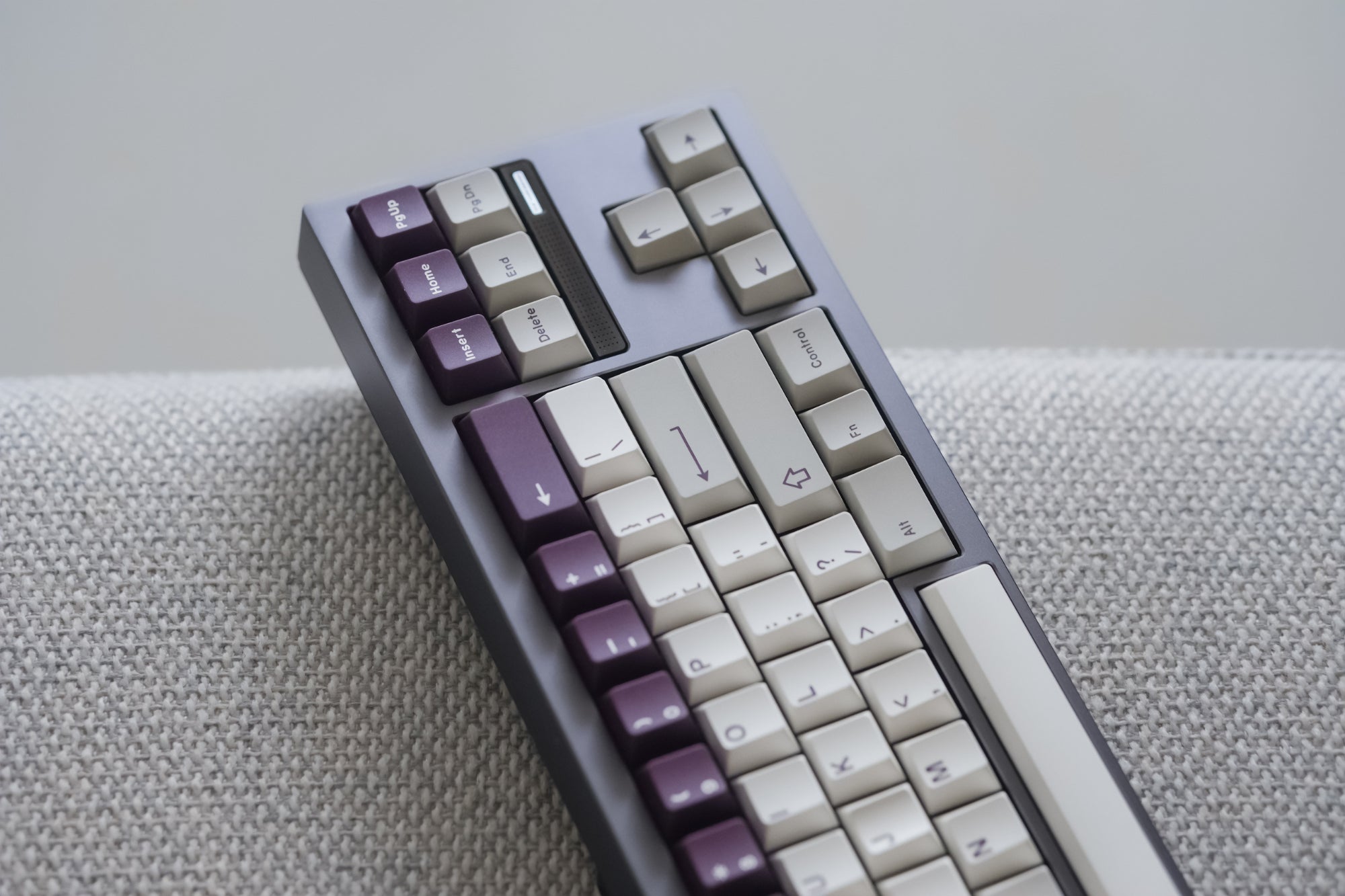 geonworks f2-84 + gmk lavender 自作キーボード